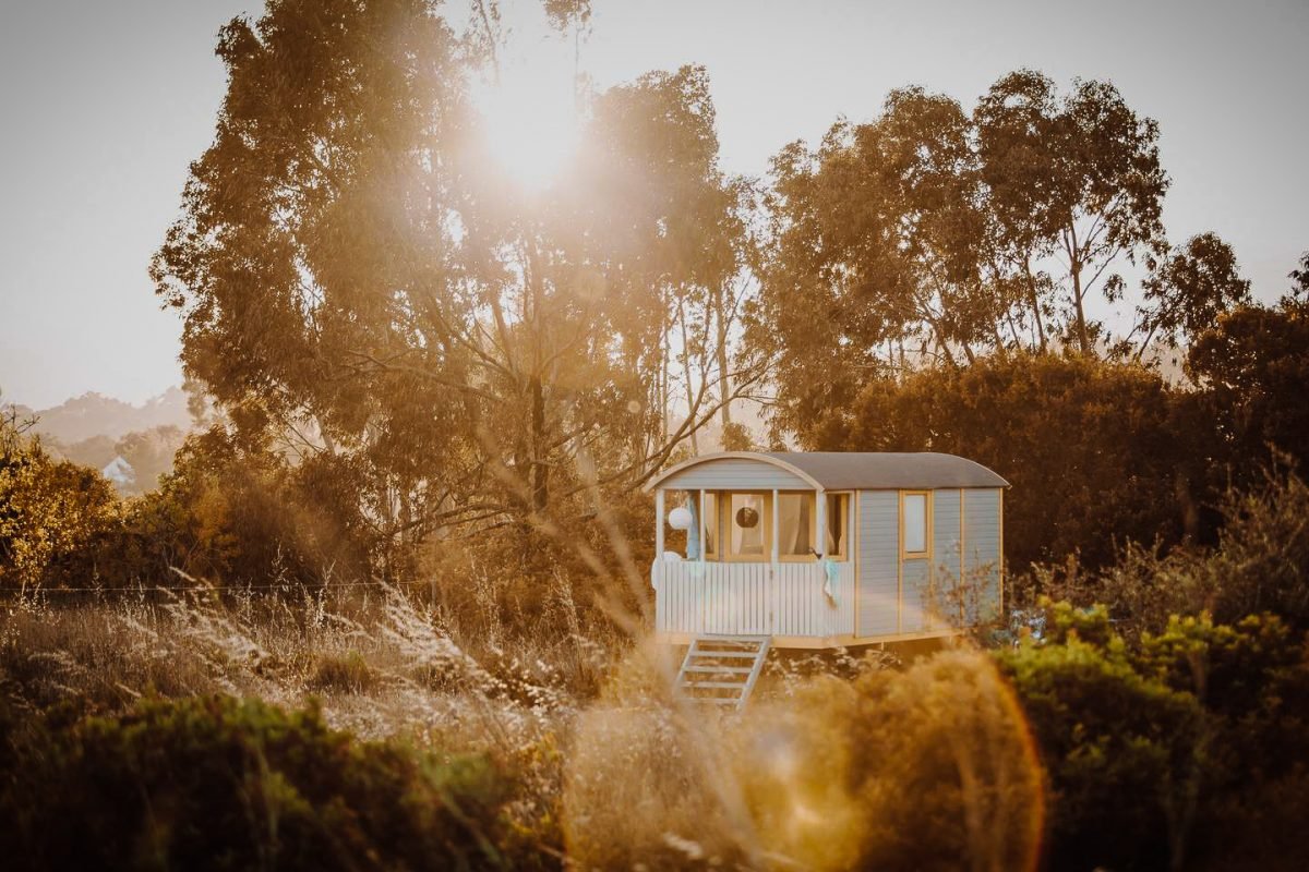 sheperds hut-100